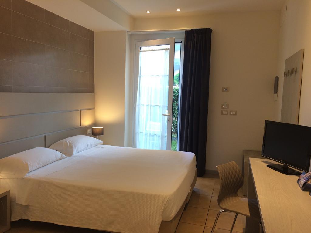 Accademia Hotel Rimini Luaran gambar