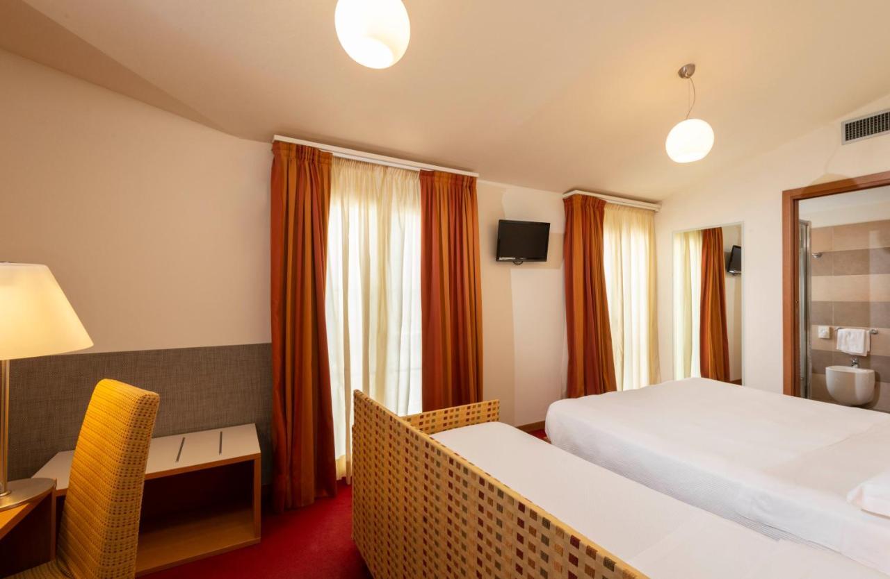 Accademia Hotel Rimini Luaran gambar